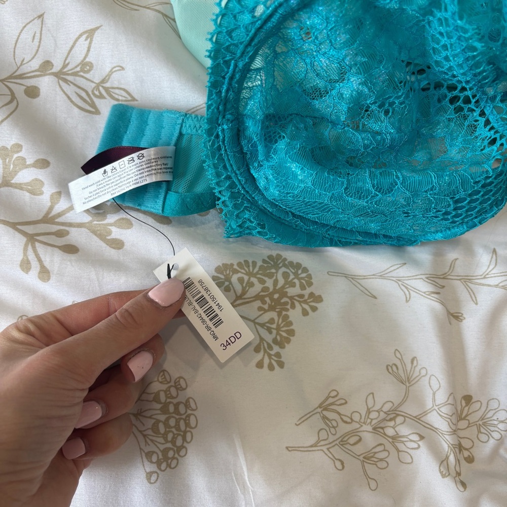 Elegant Lace Teal Lingerie Set - Picture 2 of 2
